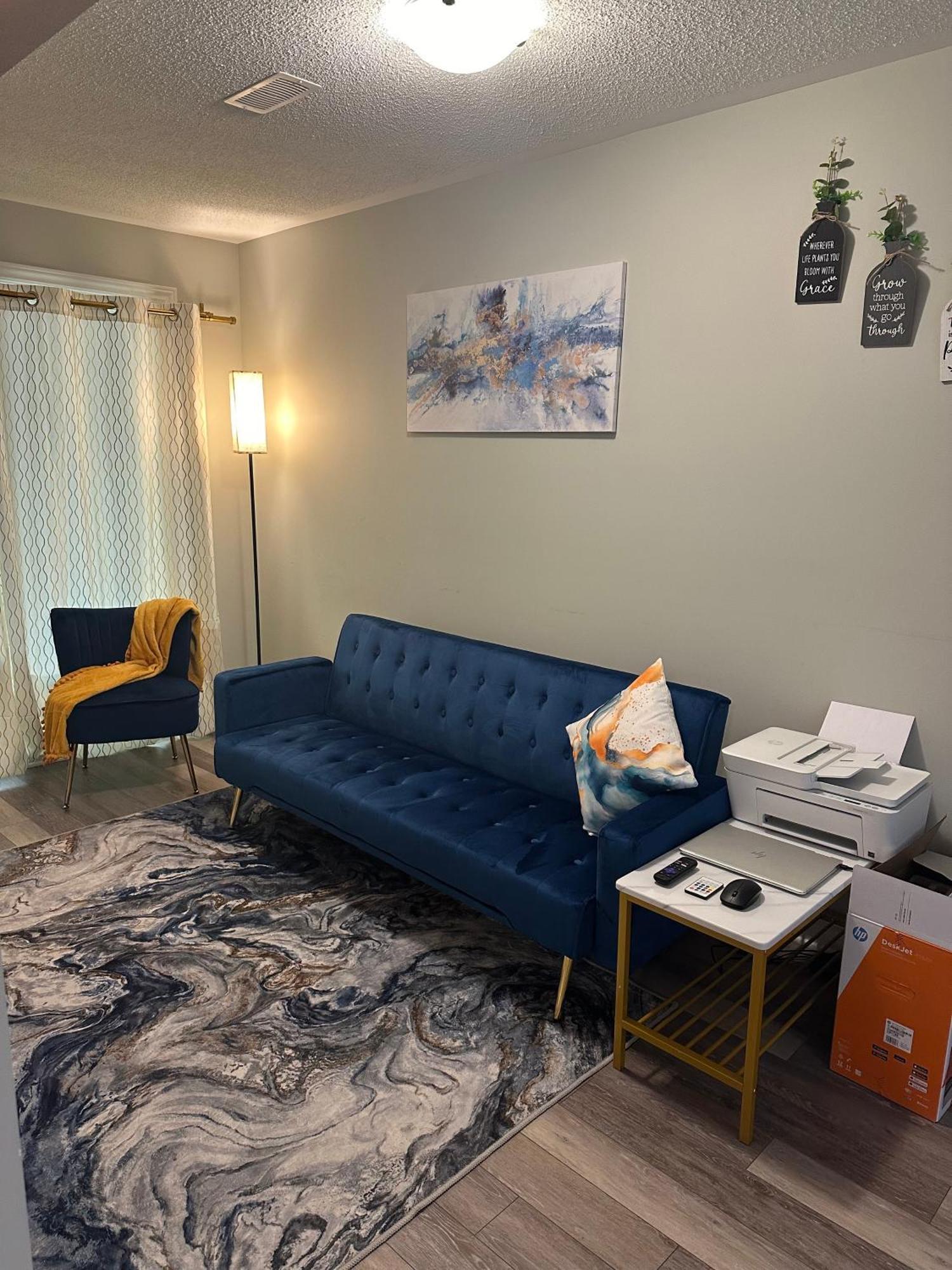 Lovely One Bedroom Just 4 Minutes From Int Airport Ottawa